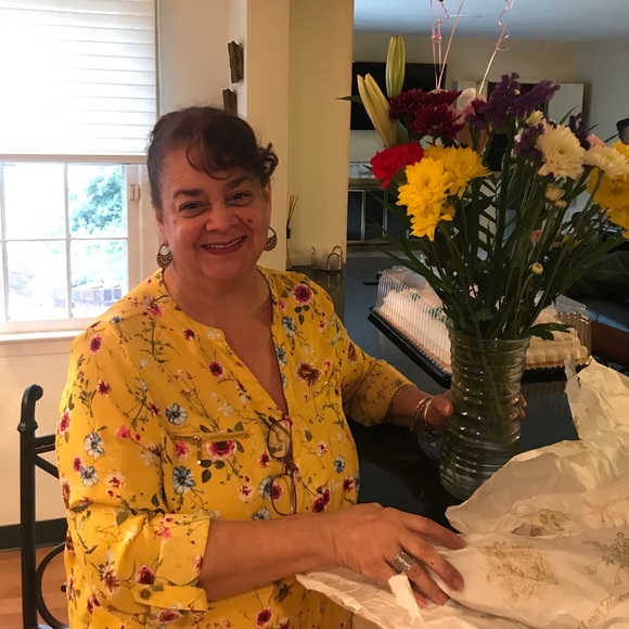 Meet your Posher, Sharon - Picture 1 of 1